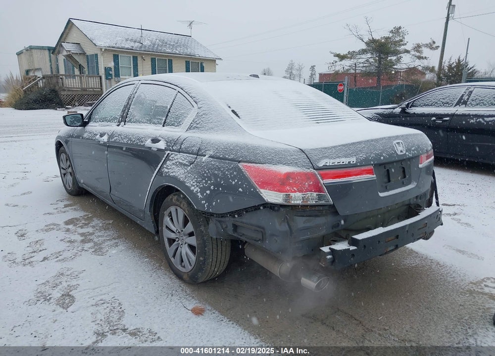 2011 HONDA ACCORD VIN: 1HGCP3F89BA006837