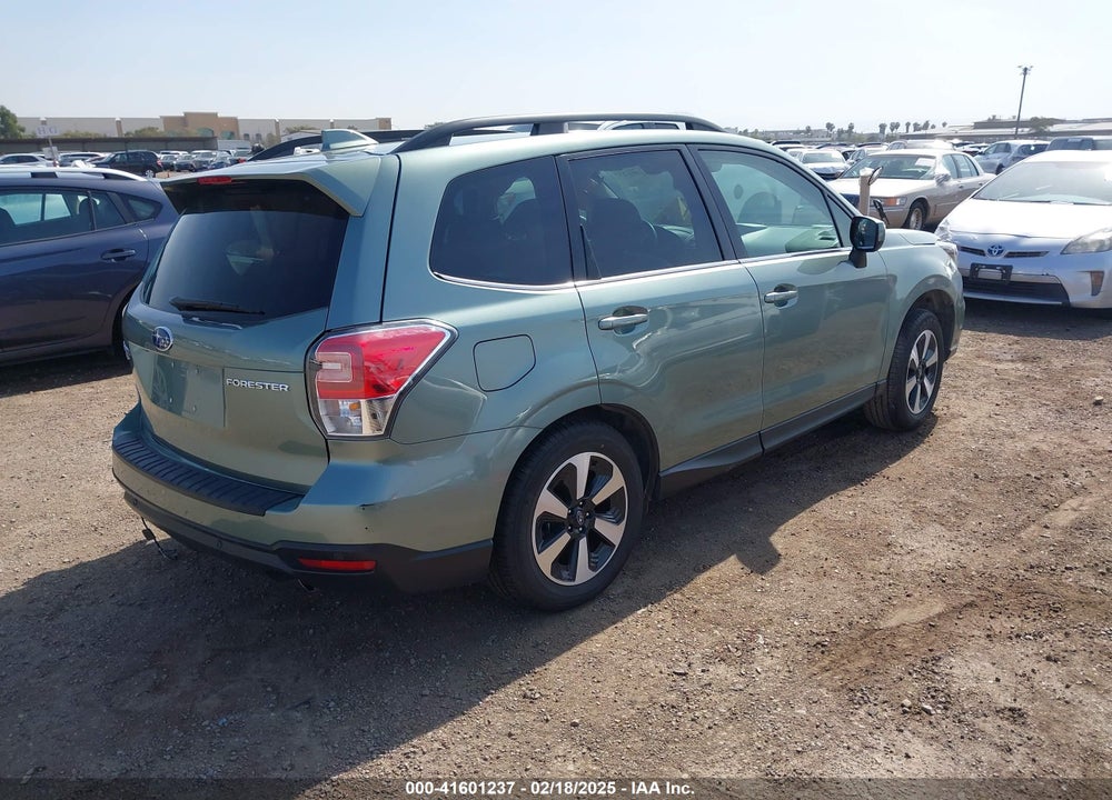 2018 SUBARU FORESTER VIN: JF2SJARC2JH406648