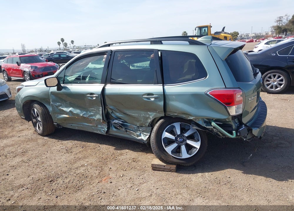 2018 SUBARU FORESTER VIN: JF2SJARC2JH406648