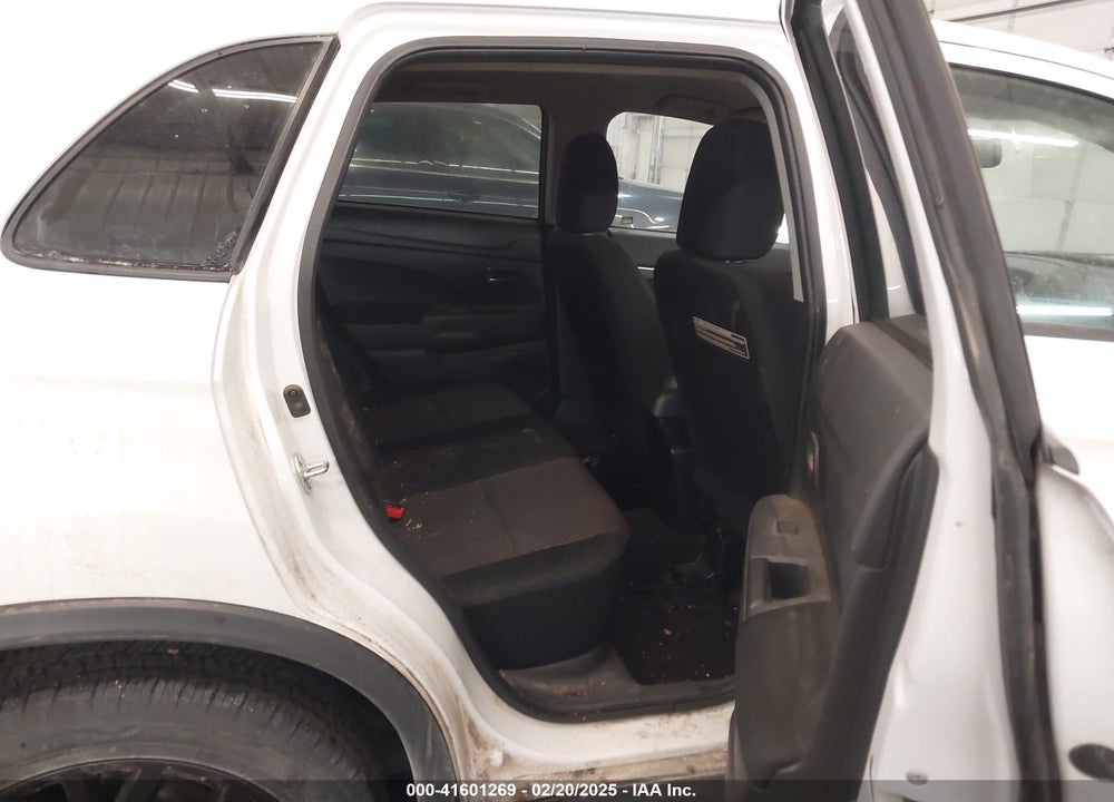2017 MITSUBISHI OUTLANDER SPORT VIN: JA4AR3AU3HZ070123