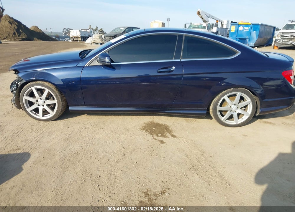2013 MERCEDES-BENZ C 350 VIN: WDDGJ5HB8DG042269
