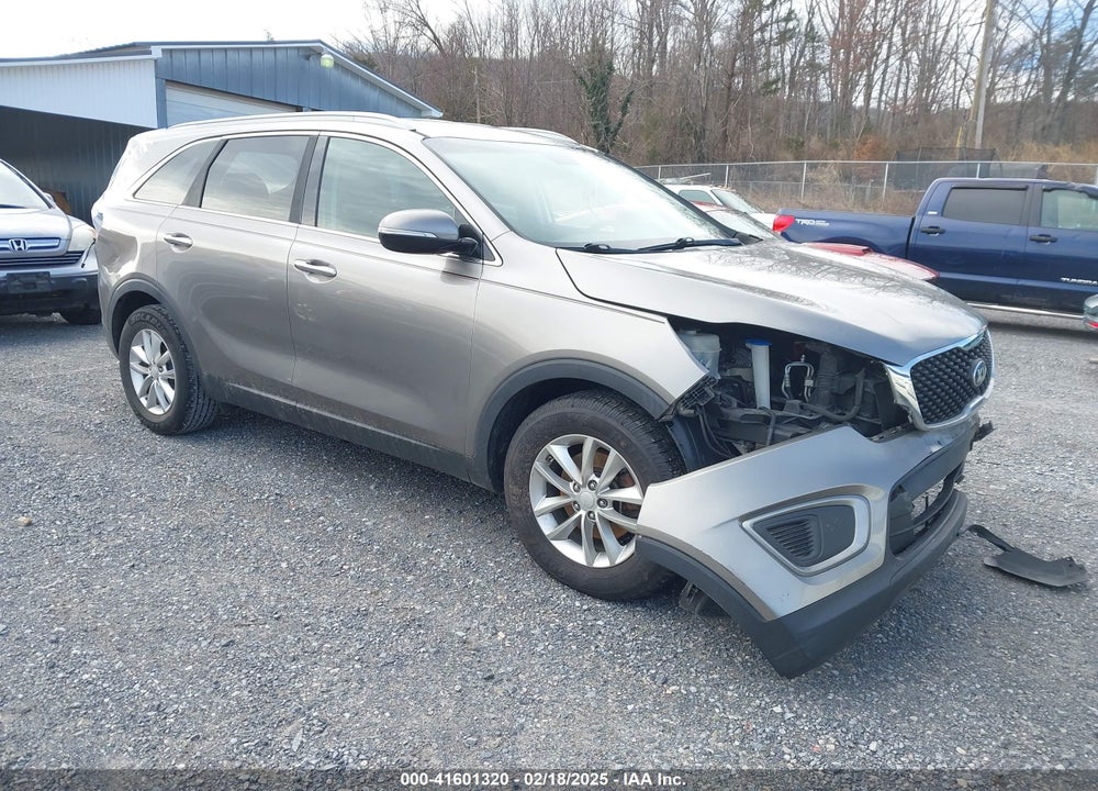 2016 KIA SORENTO VIN: 5XYPG4A32GG118100
