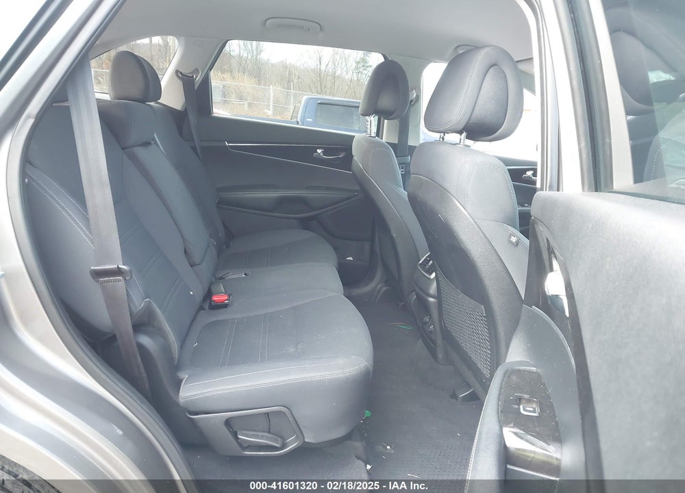 2016 KIA SORENTO VIN: 5XYPG4A32GG118100