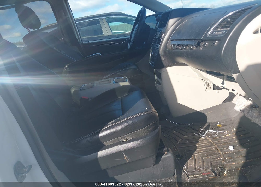 2014 CHRYSLER TOWN & COUNTRY TOURING VIN: 2C4RC1BG2ER218596