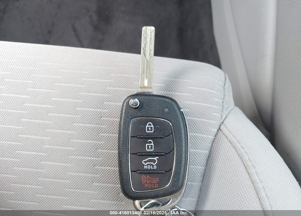 2020 HYUNDAI TUCSON SE VIN: KM8J2CA49LU122348