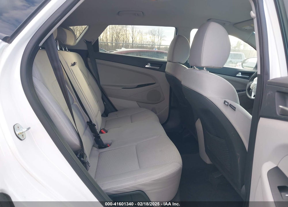 2020 HYUNDAI TUCSON SE VIN: KM8J2CA49LU122348