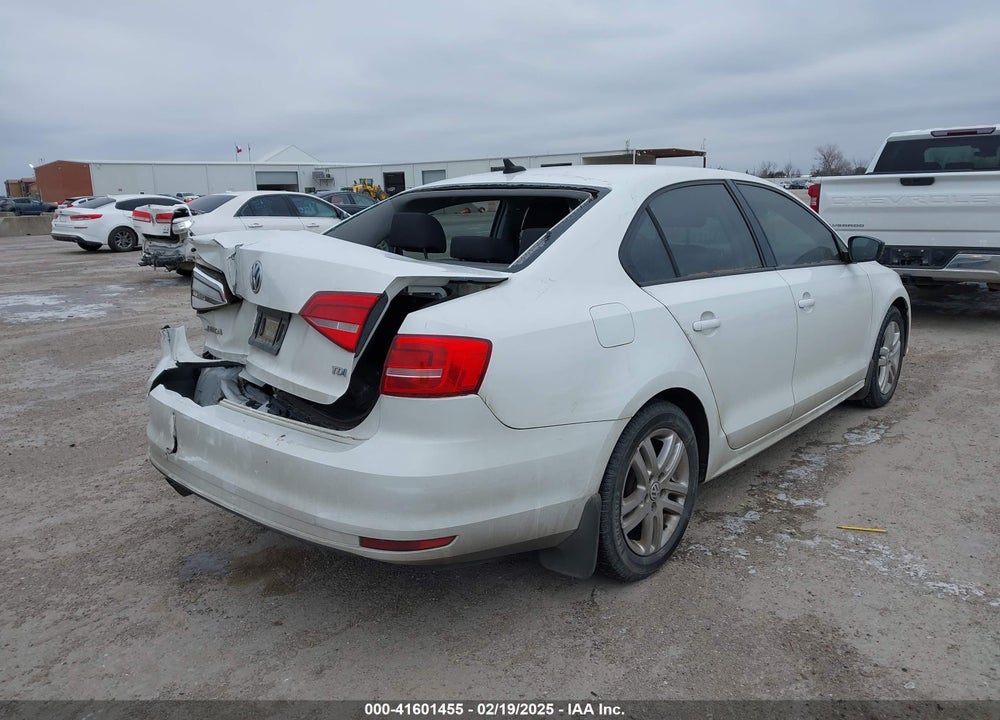 2015 VOLKSWAGEN JETTA VIN: 3VWLA7AJ5FM250833