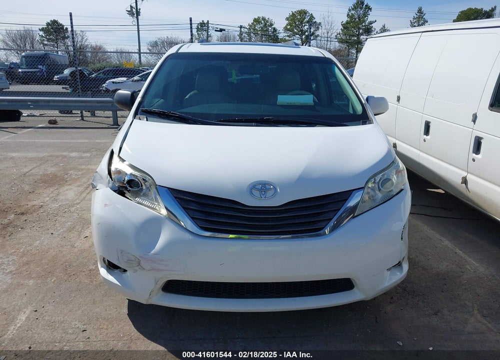 2011 TOYOTA SIENNA XLE LIMITED VIN: 5TDYK3DCXBS043733