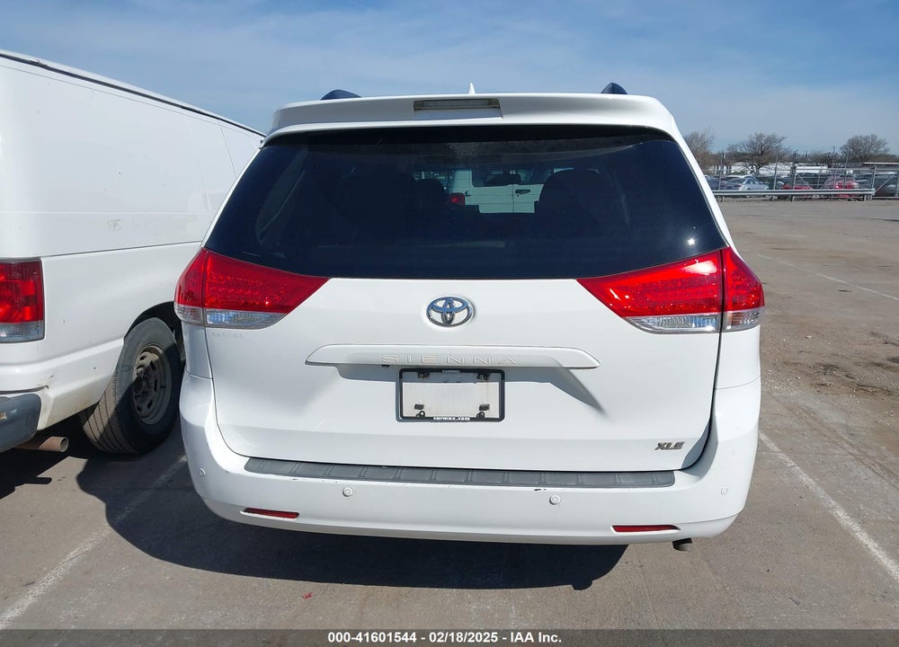 2011 TOYOTA SIENNA XLE LIMITED VIN: 5TDYK3DCXBS043733