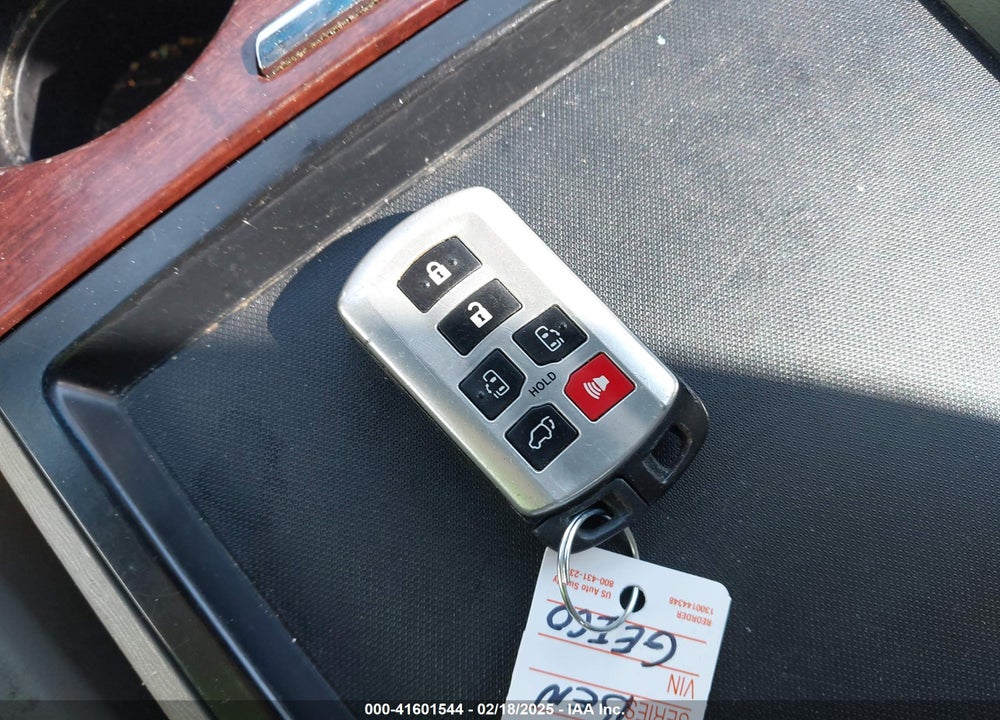 2011 TOYOTA SIENNA XLE LIMITED VIN: 5TDYK3DCXBS043733