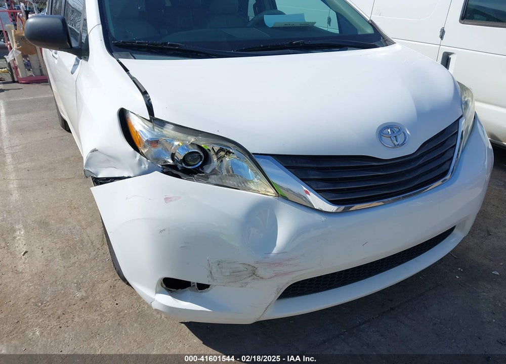 2011 TOYOTA SIENNA XLE LIMITED VIN: 5TDYK3DCXBS043733