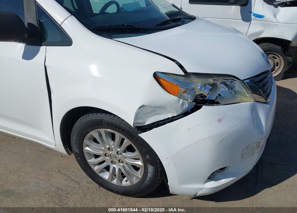 2011 TOYOTA SIENNA XLE LIMITED VIN: 5TDYK3DCXBS043733