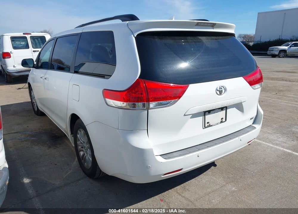 2011 TOYOTA SIENNA XLE LIMITED VIN: 5TDYK3DCXBS043733