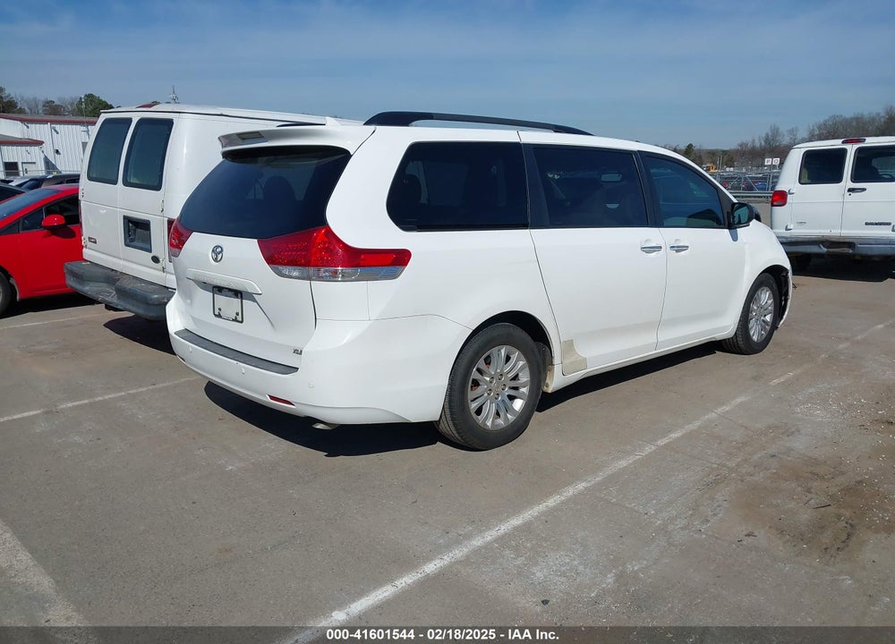 2011 TOYOTA SIENNA XLE LIMITED VIN: 5TDYK3DCXBS043733