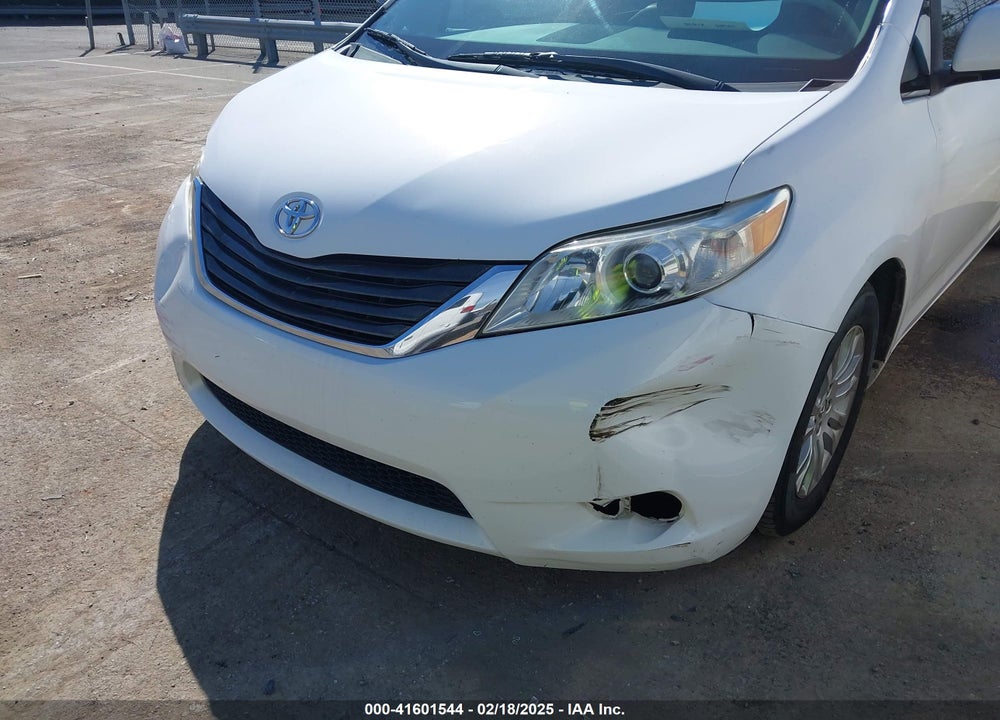 2011 TOYOTA SIENNA XLE LIMITED VIN: 5TDYK3DCXBS043733