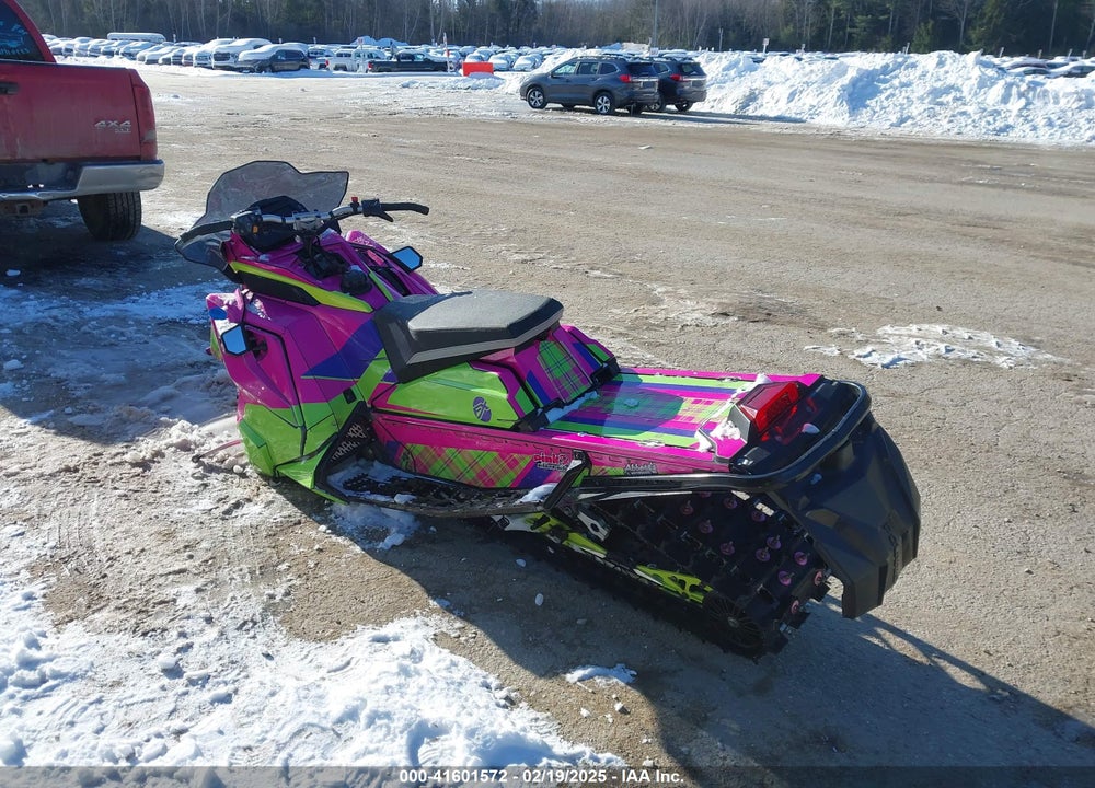 2022 POLA 850 INDY VR1 137 VIN: SN1TDV8R8NC817429