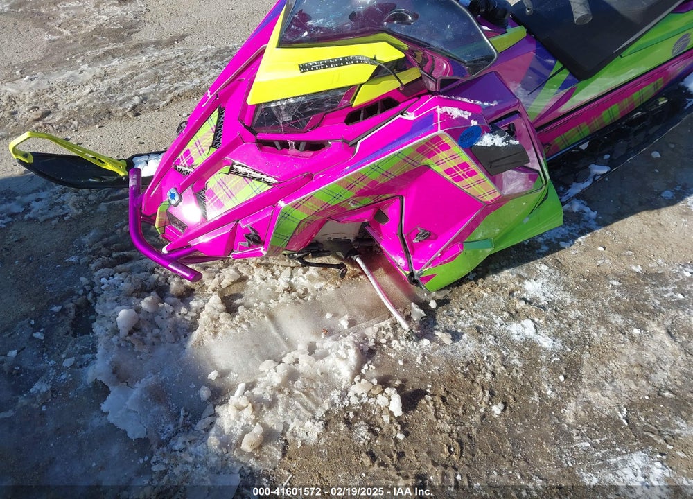 2022 POLA 850 INDY VR1 137 VIN: SN1TDV8R8NC817429