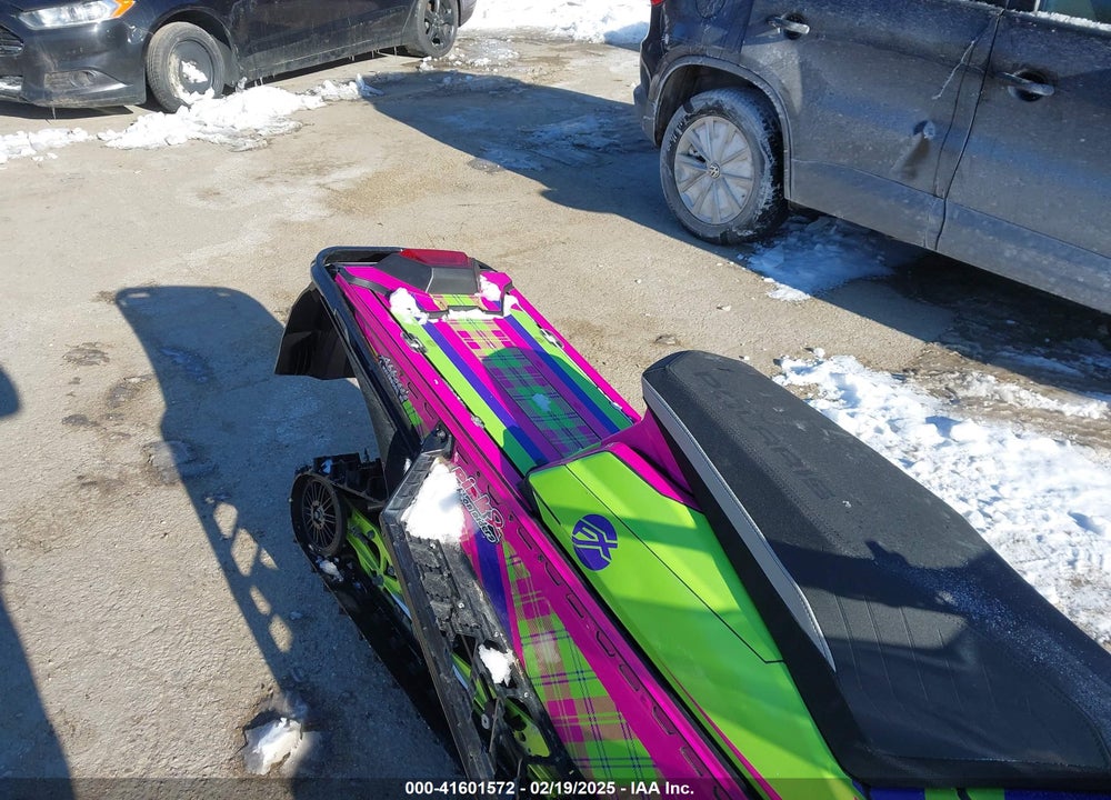 2022 POLA 850 INDY VR1 137 VIN: SN1TDV8R8NC817429