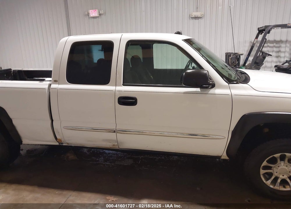 2004 GMC SIERRA 1500 SLE VIN: 1GTEK19T34E320179