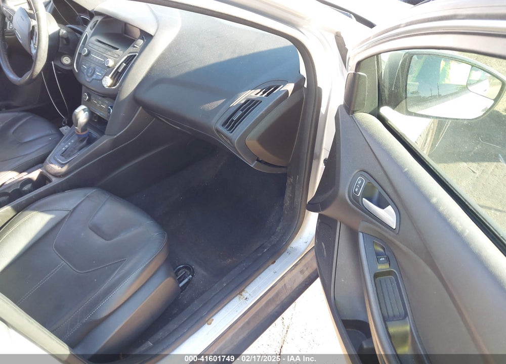 2016 FORD FOCUS VIN: 1FADP3F28GL371350