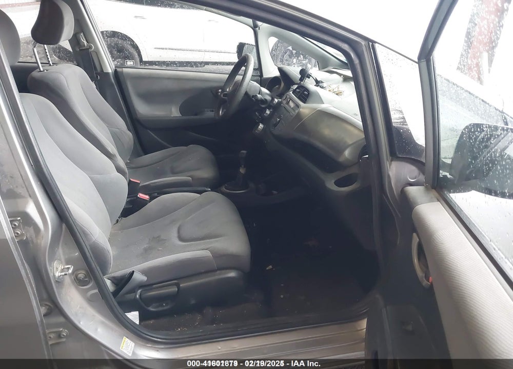 2010 HONDA FIT VIN: JHMGE8G2XAC011060