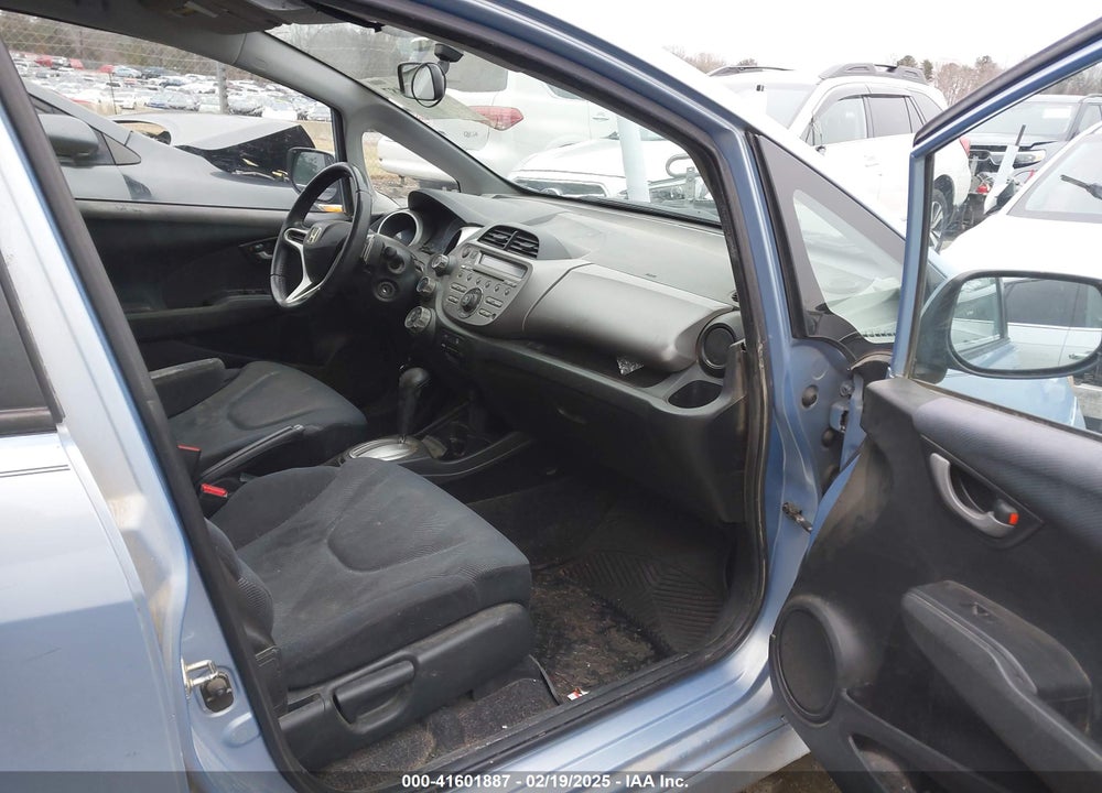 2009 HONDA FIT VIN: JHMGE884X9S056324