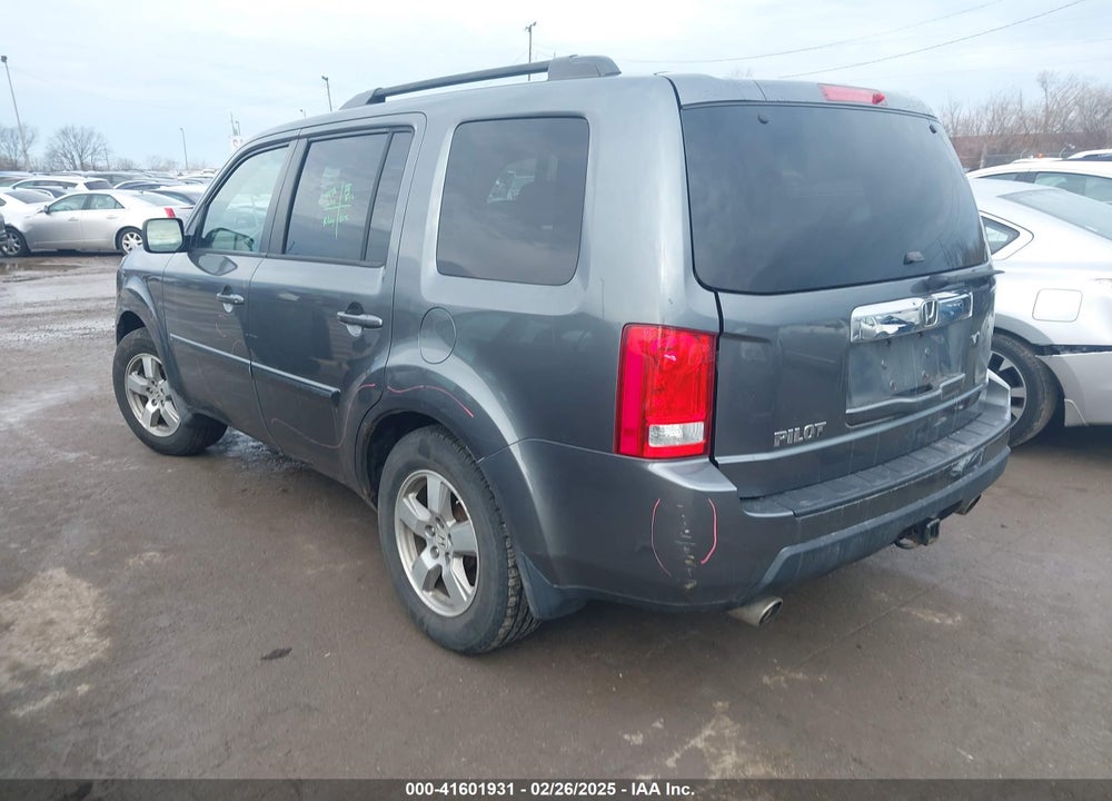2010 HONDA PILOT VIN: 5FNYF4H5XAB005489