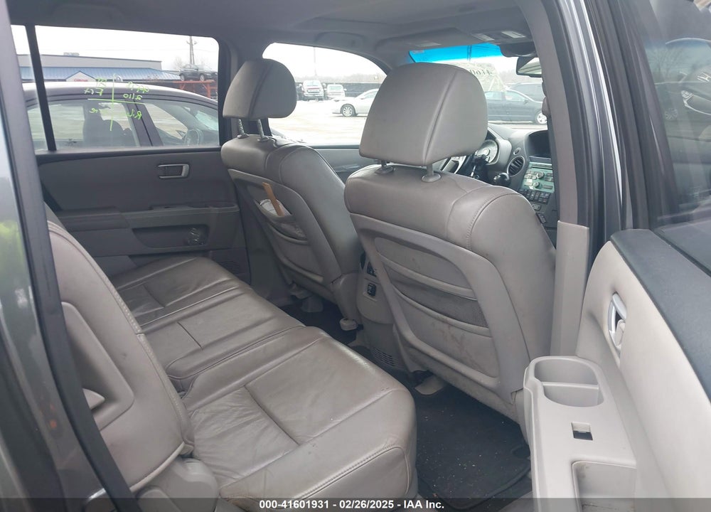 2010 HONDA PILOT VIN: 5FNYF4H5XAB005489