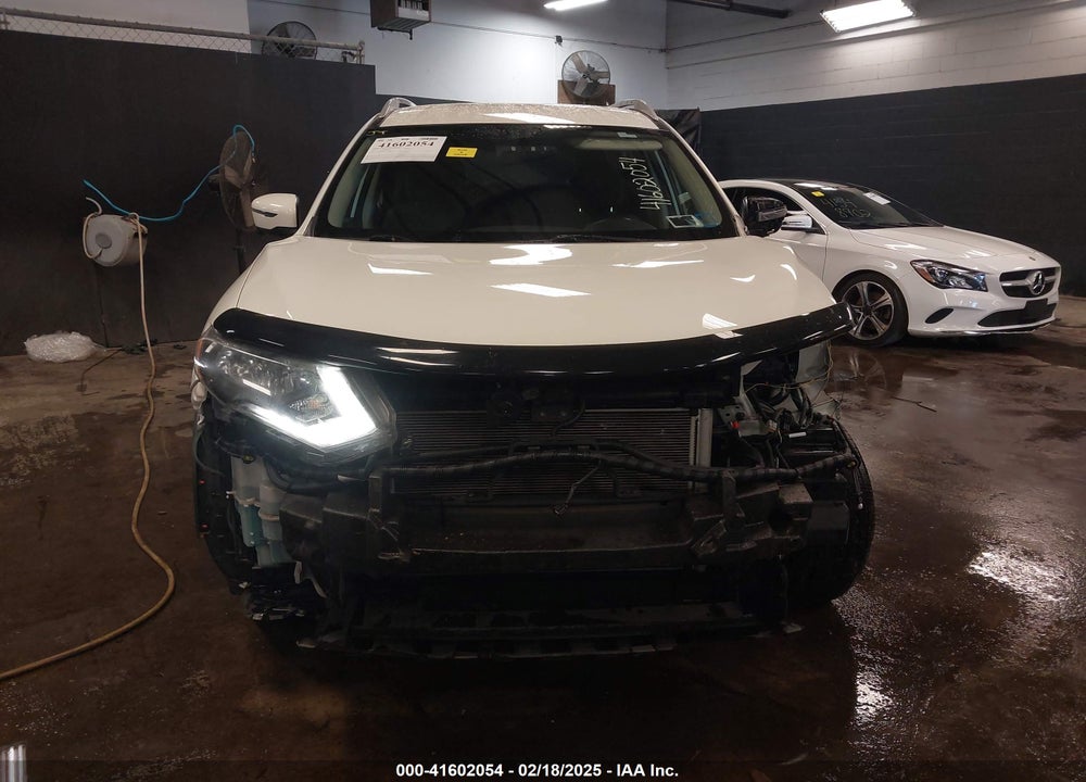 2017 NISSAN ROGUE VIN: 5N1AT2MM9HC800175