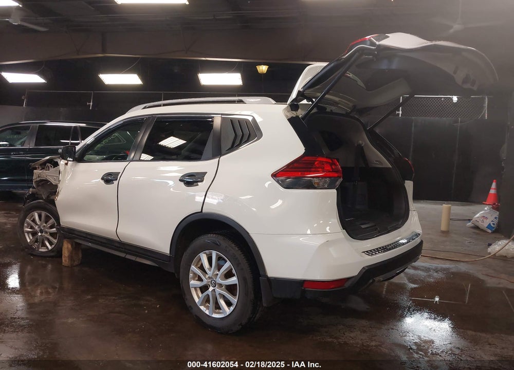 2017 NISSAN ROGUE VIN: 5N1AT2MM9HC800175