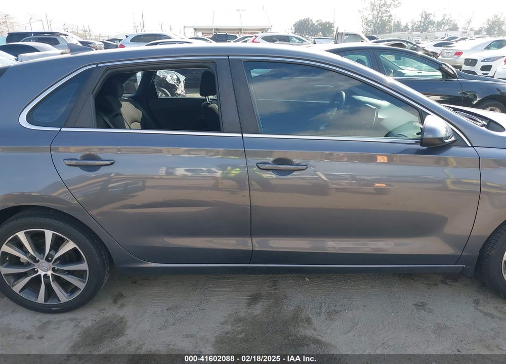 2019 HYUNDAI ELANTRA GT VIN: KMHH35LE1KU117396