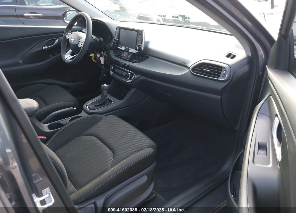 2019 HYUNDAI ELANTRA GT VIN: KMHH35LE1KU117396