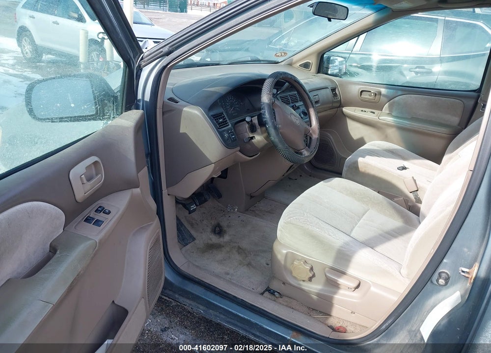 1999 TOYOTA SIENNA LE/XLE VIN: 4T3ZF13C2XU118641