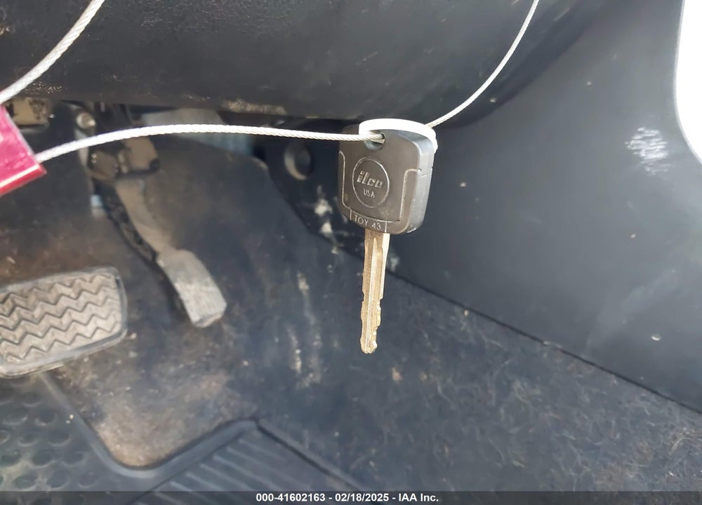 2008 TOYOTA TUNDRA SR5 5.7L V8 VIN: 5TFDV54128X076597