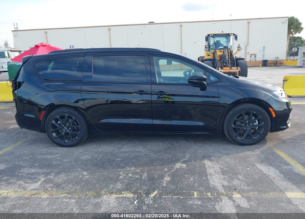 2025 CHRYSLER PACIFICA LIMITED VIN: 2C4RC1GGXSR509111