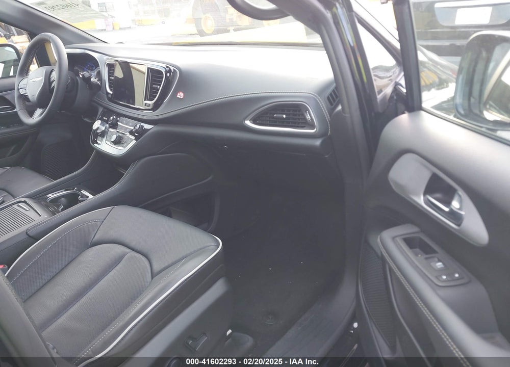 2025 CHRYSLER PACIFICA LIMITED VIN: 2C4RC1GGXSR509111
