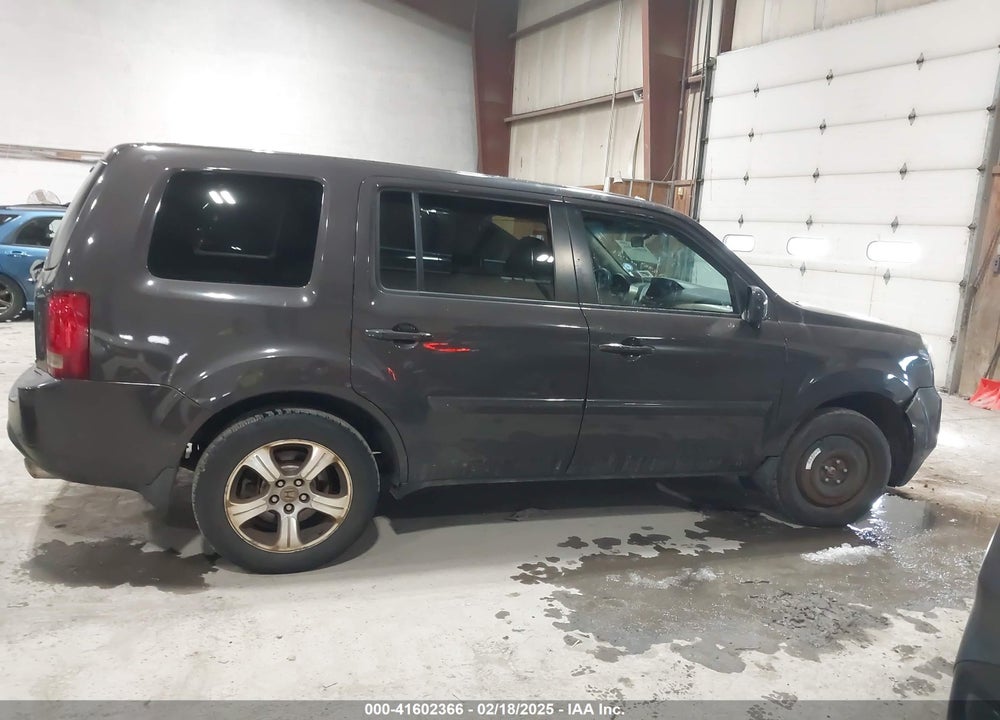 2013 HONDA PILOT EX VIN: 5FNYF4H44DB074383