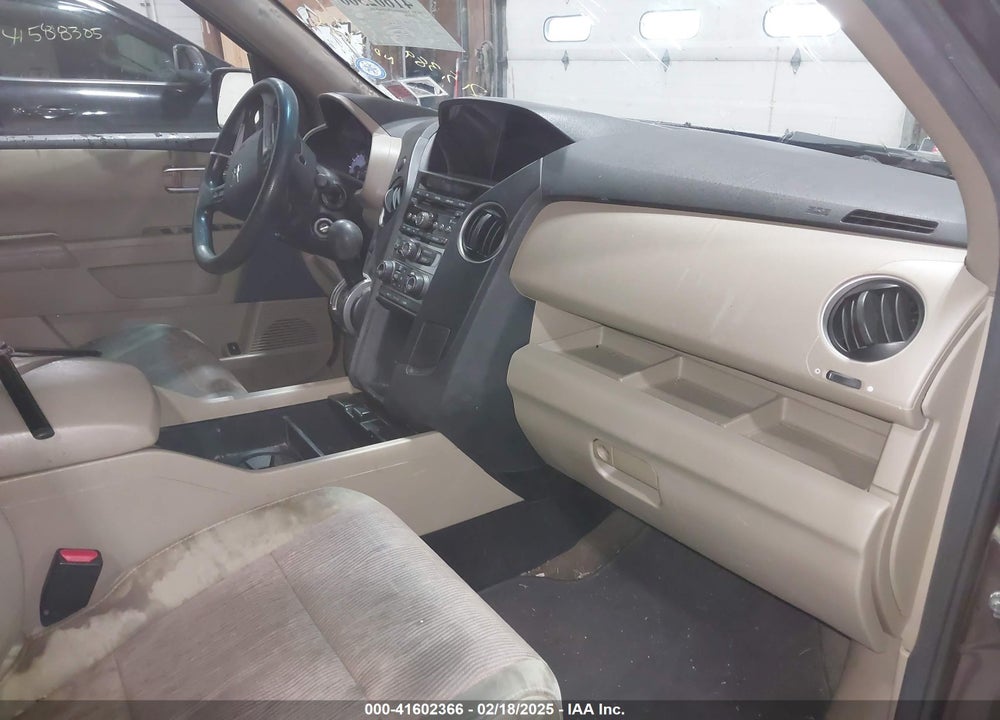 2013 HONDA PILOT EX VIN: 5FNYF4H44DB074383