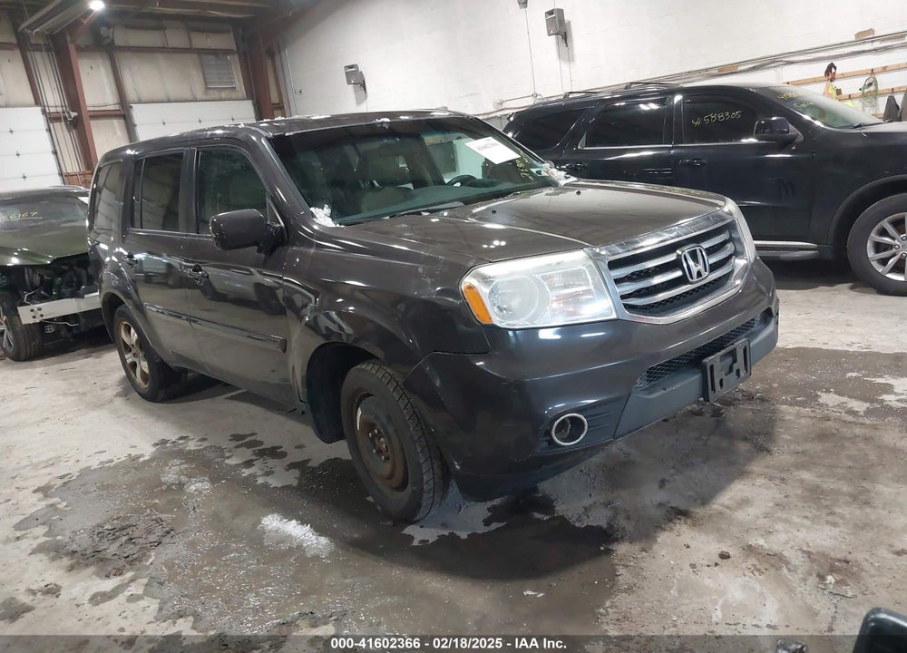 2013 HONDA PILOT EX VIN: 5FNYF4H44DB074383