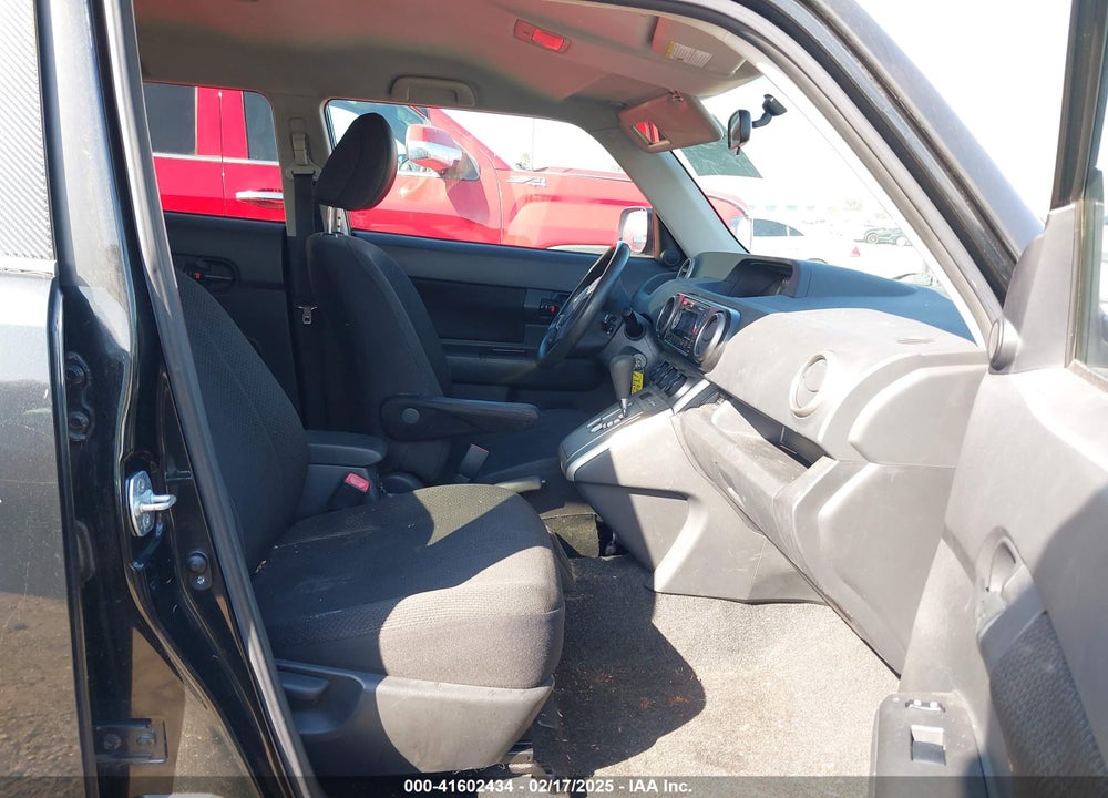2008 SCION XB VIN: JTLKE50E681034585