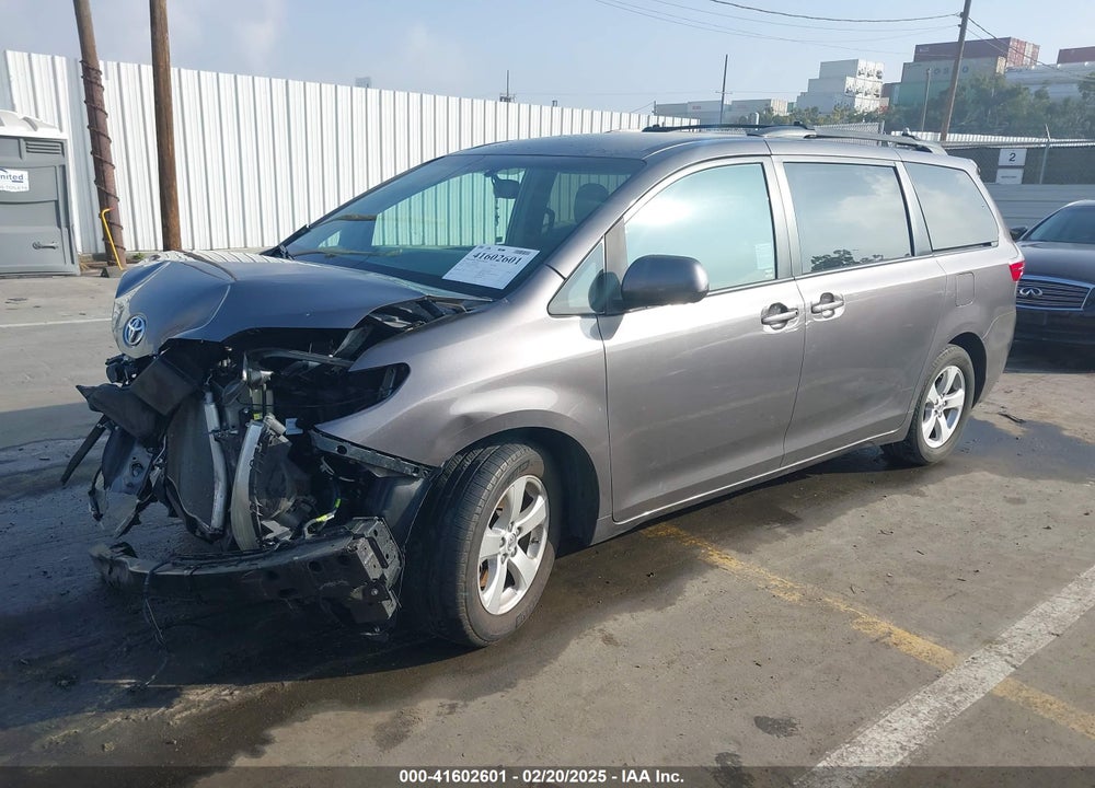 2017 TOYOTA SIENNA LE 8 PASSENGER VIN: 5TDKZ3DCXHS841448