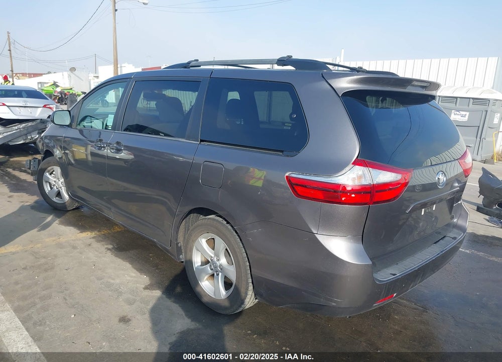 2017 TOYOTA SIENNA LE 8 PASSENGER VIN: 5TDKZ3DCXHS841448