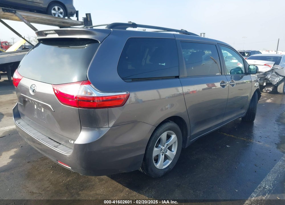 2017 TOYOTA SIENNA LE 8 PASSENGER VIN: 5TDKZ3DCXHS841448