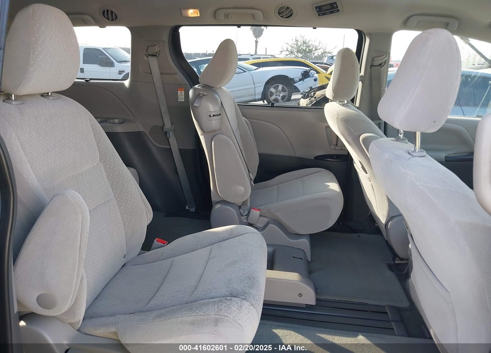 2017 TOYOTA SIENNA LE 8 PASSENGER VIN: 5TDKZ3DCXHS841448