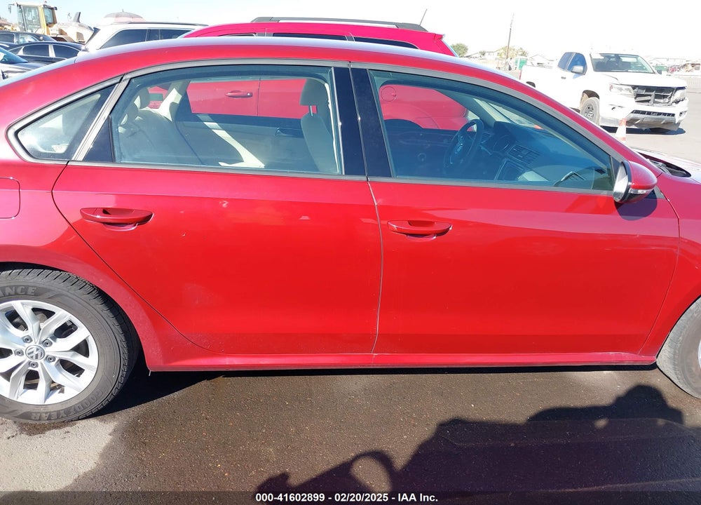2018 VOLKSWAGEN PASSAT VIN: 1VWAA7A30JC023214
