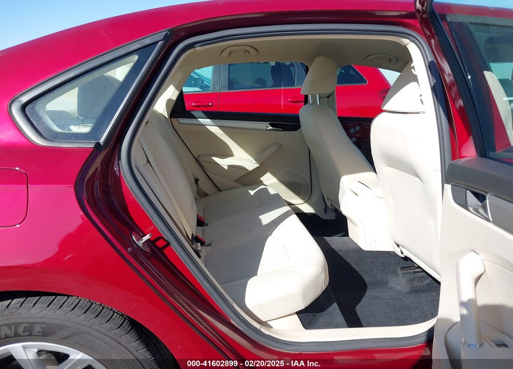 2018 VOLKSWAGEN PASSAT VIN: 1VWAA7A30JC023214
