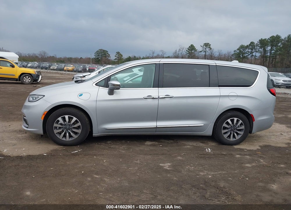 2022 CHRYSLER PACIFICA HYBRID LIMITED VIN: 2C4RC1S74NR236324