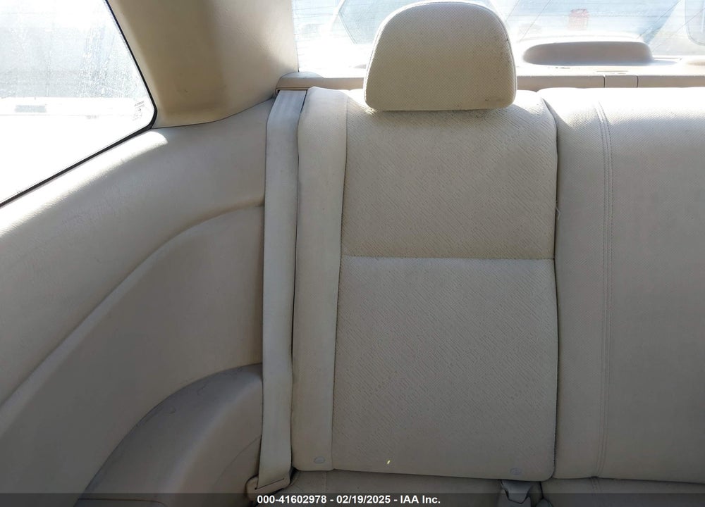2004 HONDA CIVIC VIN: 1HGEM22924L027580