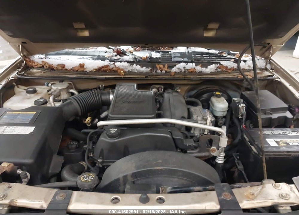 2004 GMC ENVOY XL SLE VIN: 1GKET16S746148679