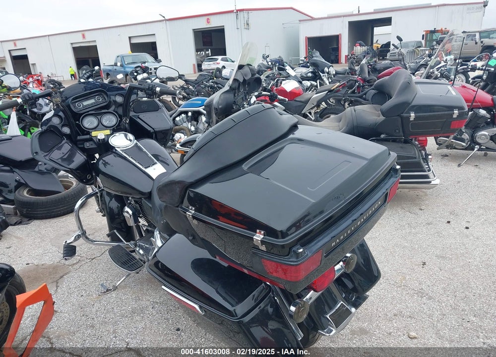 2002 HARLEY-DAVIDSON FLHTCUI VIN: 1HD1FCW152Y611388